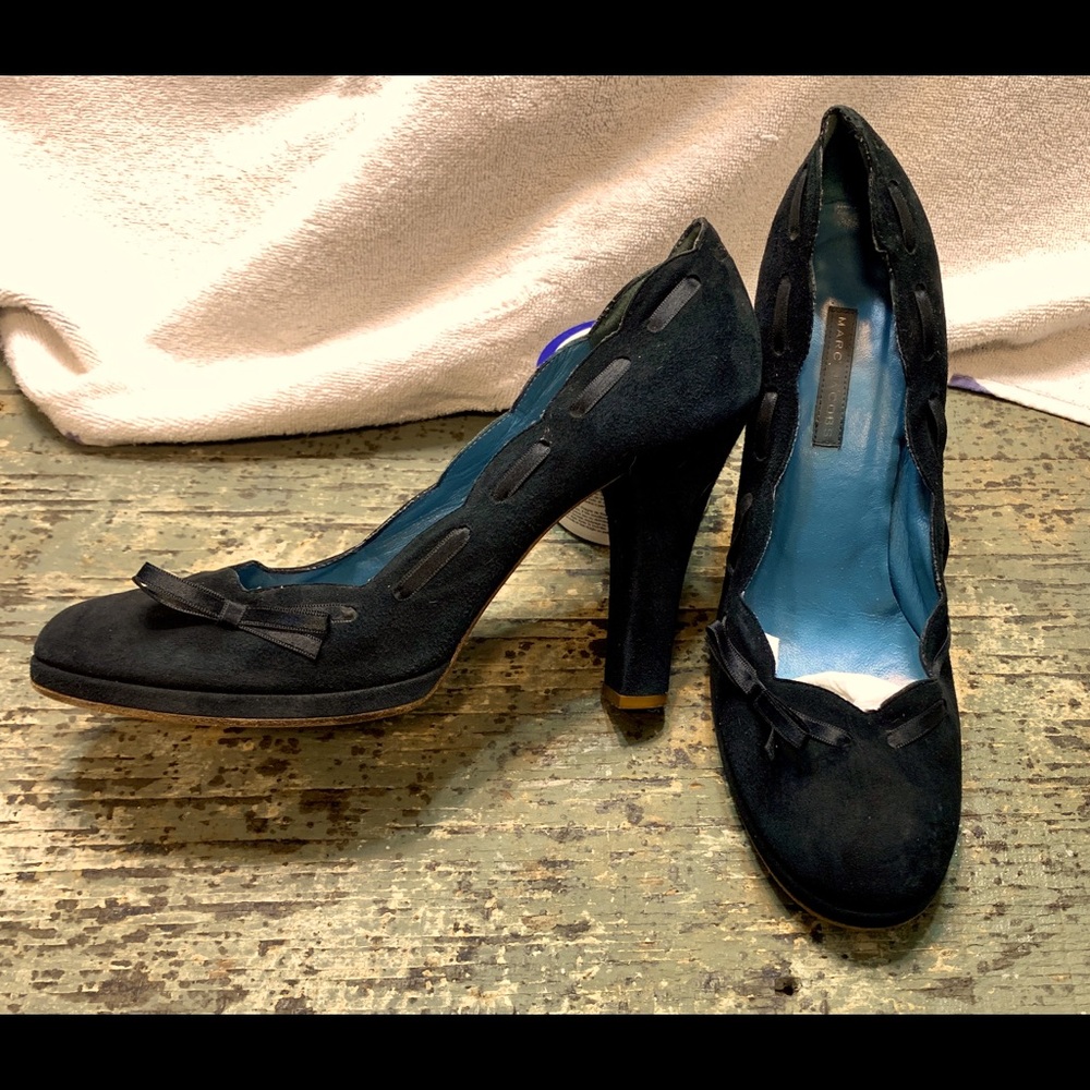 Marc Jacobs Scalloped Edge Black Suede Heels